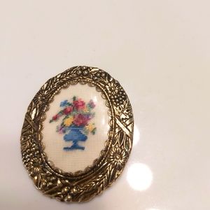 Pin brooch